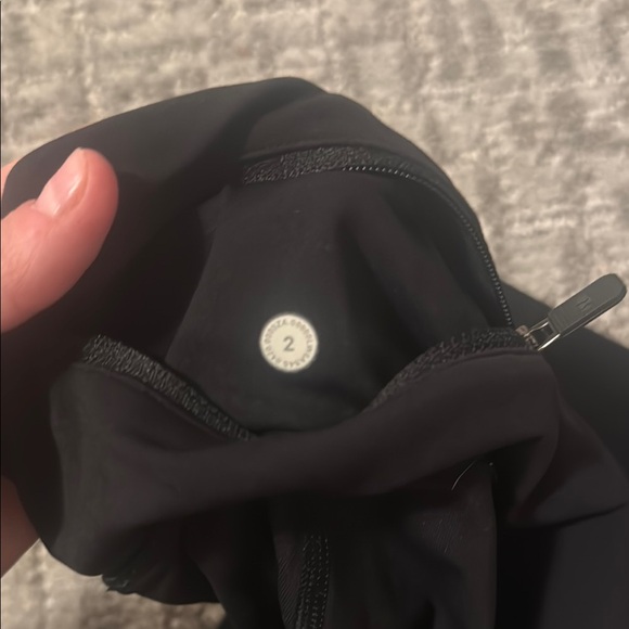 lululemon athletica Women's Classic Black leggings- size 2 - Picture 2 of 2